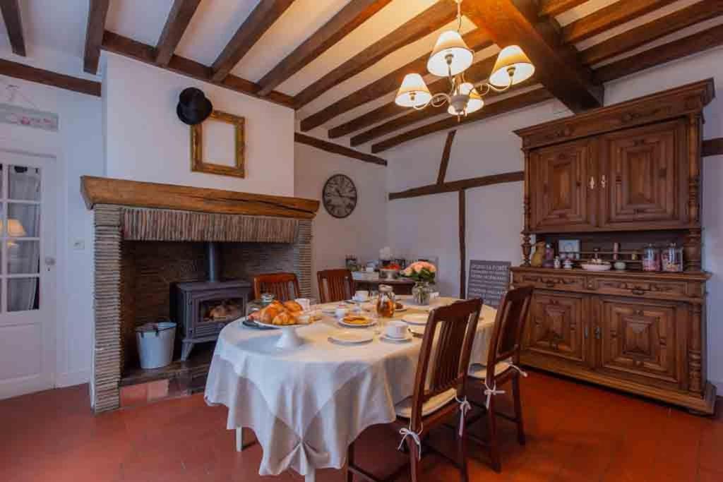 Bed and Breakfast Couette & Confitures Nojeon-en-Vexin Esterno foto